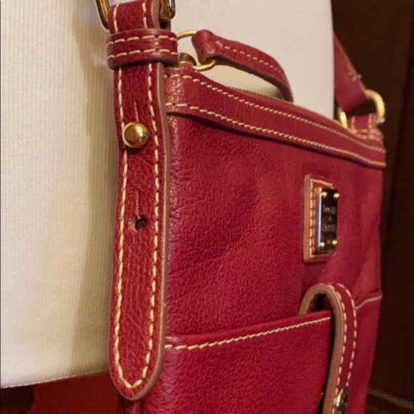 Dooney and Bourke letter carrier - Picture 4 of 12